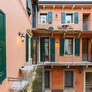  Apartment Domus - Elegante Residenza Satiro